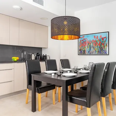 Modern With Pool In Ref 47 Apartment *