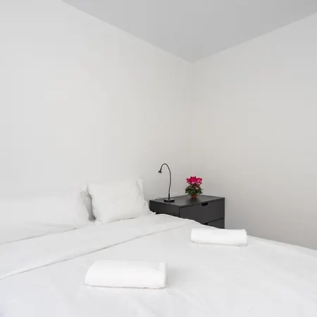 Apartment Modern With Pool In Ref 47 *